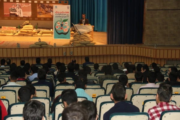 برگزاری کارگاه آموزشی به همت امور دانشجویی در پردیس شهیدان پاک نژاد یزد
 4