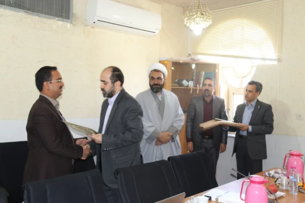 برگزاری مراسم تودیع و معارفه مسئول حراست دانشگاه فرهنگیان یزد

 14