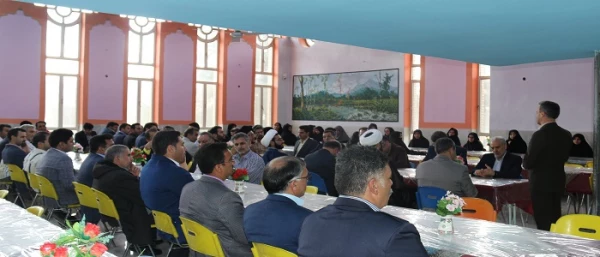 نشست صمیمانه پایان سال مدیر امور پردیس های استان با همکاران دانشگاه فرهنگیان یزد در آستانه عید باستانی نوروز
 2