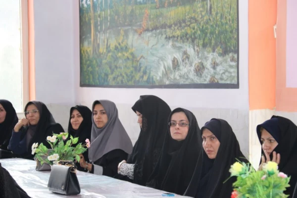 نشست صمیمانه پایان سال مدیر امور پردیس های استان با همکاران دانشگاه فرهنگیان یزد در آستانه عید باستانی نوروز
 9