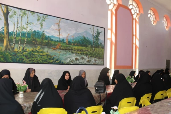 نشست صمیمانه پایان سال مدیر امور پردیس های استان با همکاران دانشگاه فرهنگیان یزد در آستانه عید باستانی نوروز
 14