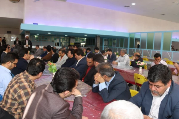 نشست صمیمانه پایان سال مدیر امور پردیس های استان با همکاران دانشگاه فرهنگیان یزد در آستانه عید باستانی نوروز
 15