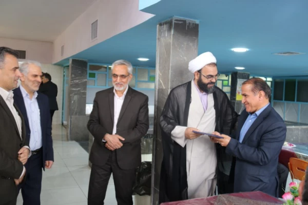 نشست صمیمانه پایان سال مدیر امور پردیس های استان با همکاران دانشگاه فرهنگیان یزد در آستانه عید باستانی نوروز
 20