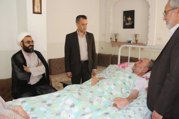 دیدار مسئولین دانشگاه فرهنگیان یزد از همکاران پیشکسوت در آستانه سال جدید 4