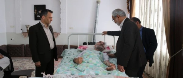 دیدار مسئولین دانشگاه فرهنگیان یزد از همکاران پیشکسوت در آستانه سال جدید 8