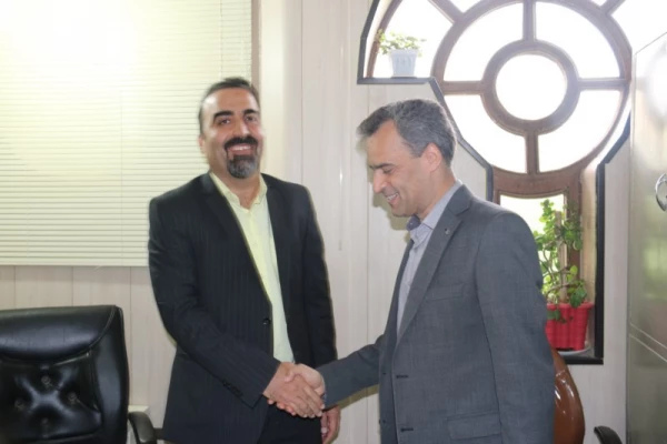 در اولین روز کاری سال جدید انجام شد:

دیدار مدیر استانی دانشگاه فرهنگیان یزد با کارکنان واحدهای مختلف پردیس شهیدان پاک نژاد
 7