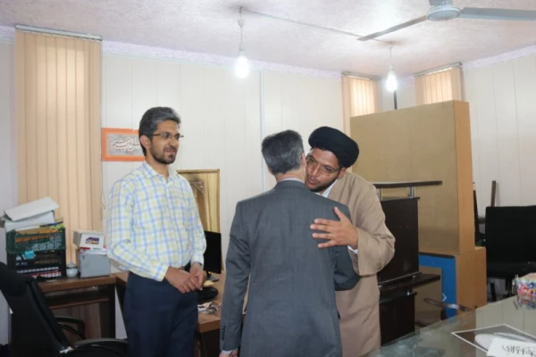 در اولین روز کاری سال جدید انجام شد:

دیدار مدیر استانی دانشگاه فرهنگیان یزد با کارکنان واحدهای مختلف پردیس شهیدان پاک نژاد
 10