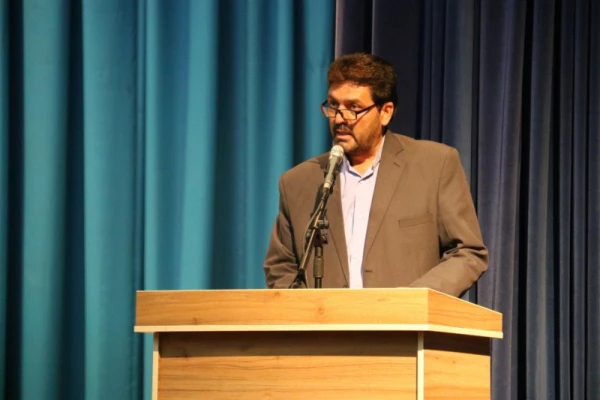 بلایای طبیعی در کمین همه ماست، همانگونه که از دیگران در وقت گرفتاری ها انتظار داریم، همانگونه گرفتاران را دریابیم.

حمایت دانشگاه فرهنگیان یزد از سیل زدگان
 10