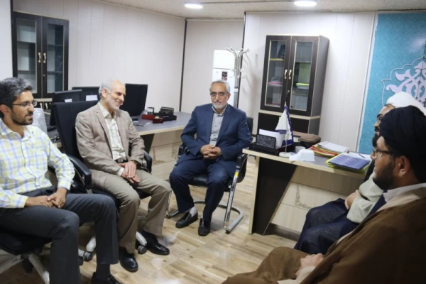 در دیدار با جانبازان دانشگاه فرهنگیان یزد مطرح شد: 

شهدا، جانبازان و ایثارگران انسان های بصیر و موقعیت شناس هستند.
 2