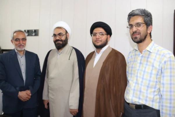 در دیدار با جانبازان دانشگاه فرهنگیان یزد مطرح شد: 

شهدا، جانبازان و ایثارگران انسان های بصیر و موقعیت شناس هستند.
 8