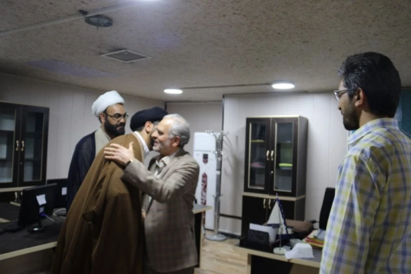 در دیدار با جانبازان دانشگاه فرهنگیان یزد مطرح شد: 

شهدا، جانبازان و ایثارگران انسان های بصیر و موقعیت شناس هستند.
 9