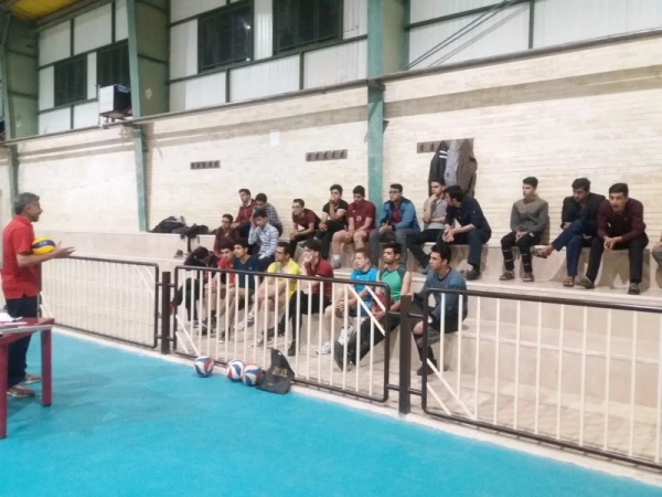 برگزاری کارگاه آموزشی قوانین و مقررات والیبال و برگزاری مسابقات والیبال در یردیس شهیدان پاک نژاد یزد - فروردین 98
 4