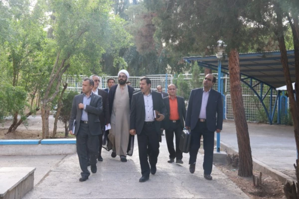 نشست هم اندیشی اساتید و کارکنان پردیس شهیدان پاک نژاد یزد با دکتر خاکی معاونت محترم طرح و برنامه و توسعه منابع دانشگاه فرهنگیان
 9