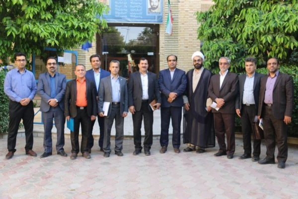 نشست هم اندیشی اساتید و کارکنان پردیس شهیدان پاک نژاد یزد با دکتر خاکی معاونت محترم طرح و برنامه و توسعه منابع دانشگاه فرهنگیان
 11