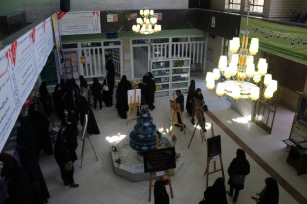 در دهه سرآمدی آموزش انجام شد:

برگزاری نمایشگاه دستاوردهای آموزشی در دانشگاه فرهنگیان یزد
 6