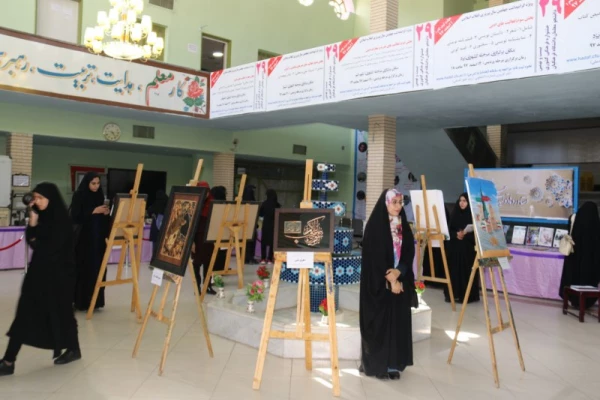 در دهه سرآمدی آموزش انجام شد:

برگزاری نمایشگاه دستاوردهای آموزشی در دانشگاه فرهنگیان یزد
 10