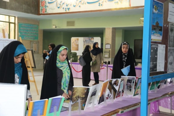 در دهه سرآمدی آموزش انجام شد:

برگزاری نمایشگاه دستاوردهای آموزشی در دانشگاه فرهنگیان یزد
 13