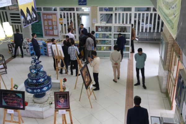 در دهه سرآمدی آموزش انجام شد:

برگزاری نمایشگاه دستاوردهای آموزشی در دانشگاه فرهنگیان یزد
 17