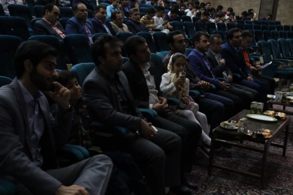 با حضور مسئولان، اساتید و دانشجومعلمان برگزار شد:

جشن ویژه هفته مقام معلم در دانشگاه فرهنگیان یزد ویژه دانشجو معلمان پردیس شهیدان پاک نژاد
 4