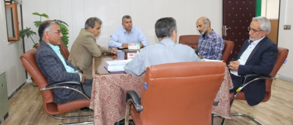 نشست سرپرستان شبانه روزی پردیس شهیدان پاک نژاد یزد با مدیر استان
 2