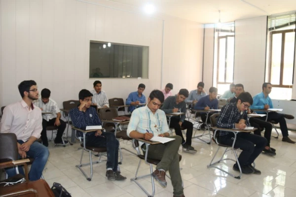 برگزاری آزمون دوره آموزشی کمک های اولیه در پردیس شهیدان پاک نژاد یزد
 7