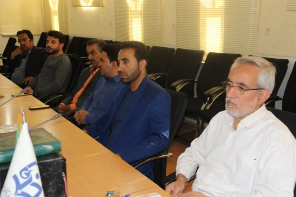 برگزاری جلسه هماهنگی امتحانات پایان ترم نیمسال دوم سال تحصیلی 98-97 در پردیس شهیدان پاک نژاد یزد
 8