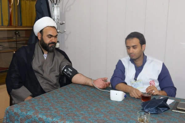 اجرای طرح ملی کنترل فشار خون در پردیس شهیدان پاک نژاد یزد
 4