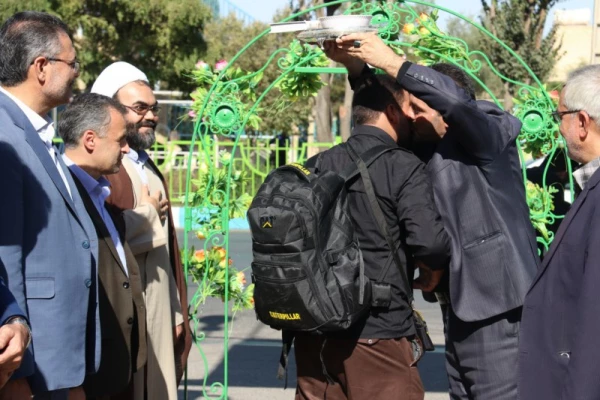 بدرقه کاروان دانشجویی پیاده روی اربعین در پردیس شهیدان پاک نژاد یزد 11