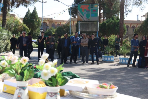 بدرقه کاروان دانشجویی پیاده روی اربعین در پردیس شهیدان پاک نژاد یزد 13