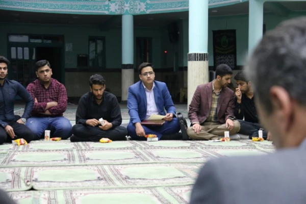 نشست مدیر استانی دانشگاه فرهنگیان یزد با نمایندگان کلیه کلاس های آموزشی پردیس شهیدان پاک نژاد 4