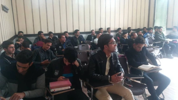 کارگاه پرورش اعتماد به نفس و تکنیک های افزایش آن و کارگاه رفتار های پرخطر ویژه دانشجومعلمان 6