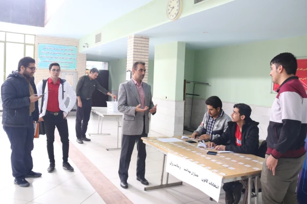 برگزاری انتخابات کانون همیاران سلامت روان و بهداشت در پردیس شهیدان پاک نژاد یزد 3