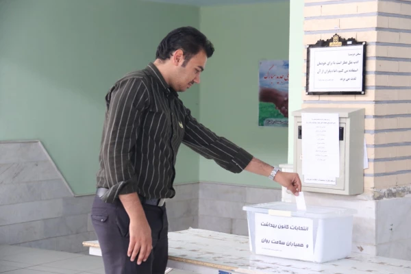 برگزاری انتخابات کانون همیاران سلامت روان و بهداشت در پردیس شهیدان پاک نژاد یزد 4