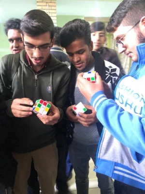 معرفی و اجرای بازی های آموزشی در سالن اصلی پردیس شهیدان پاک نژاد یزد  11