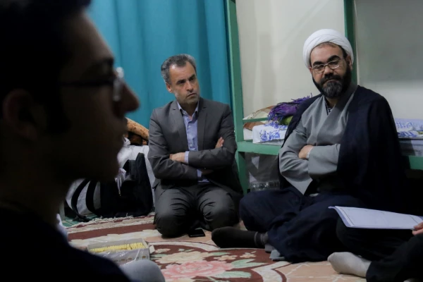 بازدید مسئولان دانشگاه از سراهای دانشجویی پردیس شهیدان پاک نژاد یزد 8