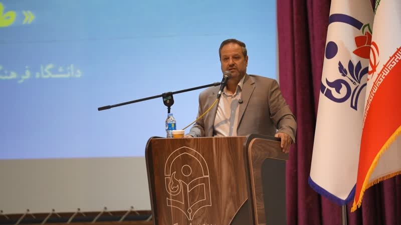 شهیدان روشنفکرترین انسان های تاریخ هستند